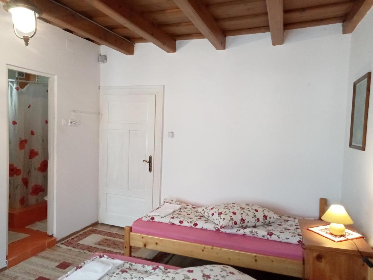 Elza Guesthouse Rimetea Bagian luar foto