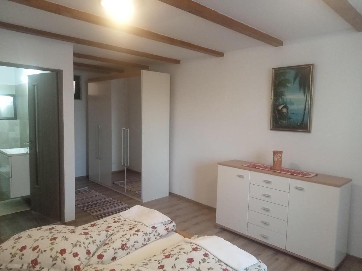 Elza Guesthouse Rimetea Bagian luar foto