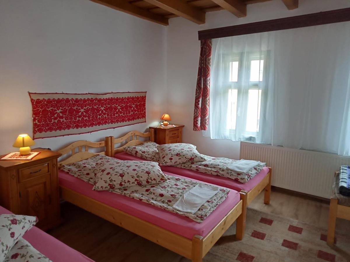 Elza Guesthouse Rimetea Bagian luar foto